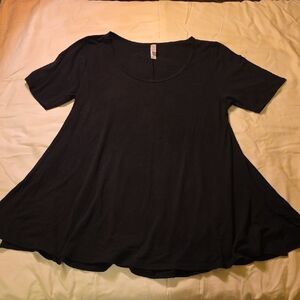 LuLaRoe Perfect Black Short Sleeve Tee